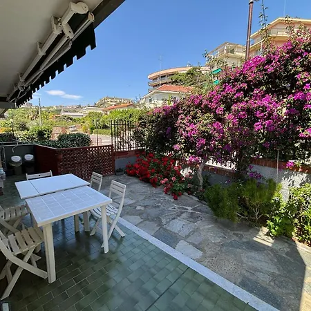 Appartement Casa Chicca 1km From The Sea And 2km From The Ariston San Remo